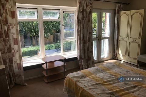 undefined, Near Carshalton Station, Carshalton, SM5