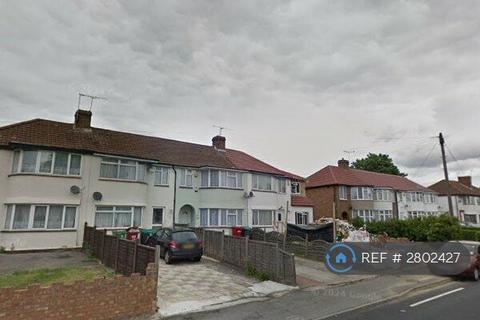 1 bedroom in a house share to rent - Cumberland Avenue, Slough, SL2