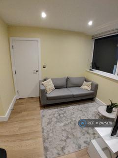 1 bedroom flat to rent, Papermill House, Romford, RM1