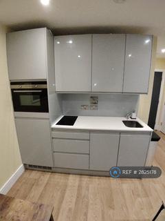 1 bedroom flat to rent, Papermill House, Romford, RM1