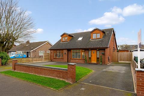 4 bedroom detached bungalow for sale - Chestnut Drive South, Leigh WN7