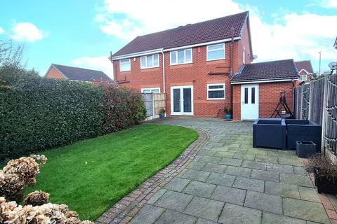 3 bedroom semi-detached house to rent, Monsaldale Close, Walsall WS8