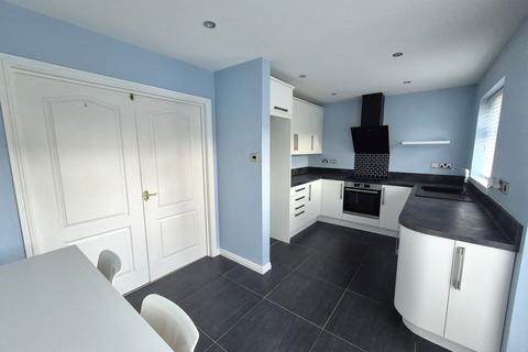 3 bedroom semi-detached house to rent, Monsaldale Close, Walsall WS8