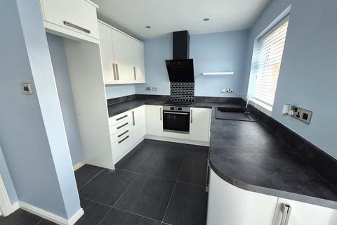 3 bedroom semi-detached house to rent, Monsaldale Close, Walsall WS8