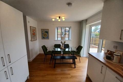 undefined, 84 Glynswood, High Wycombe