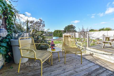 5 bedroom chalet for sale, The Parade, Greatstone TN28