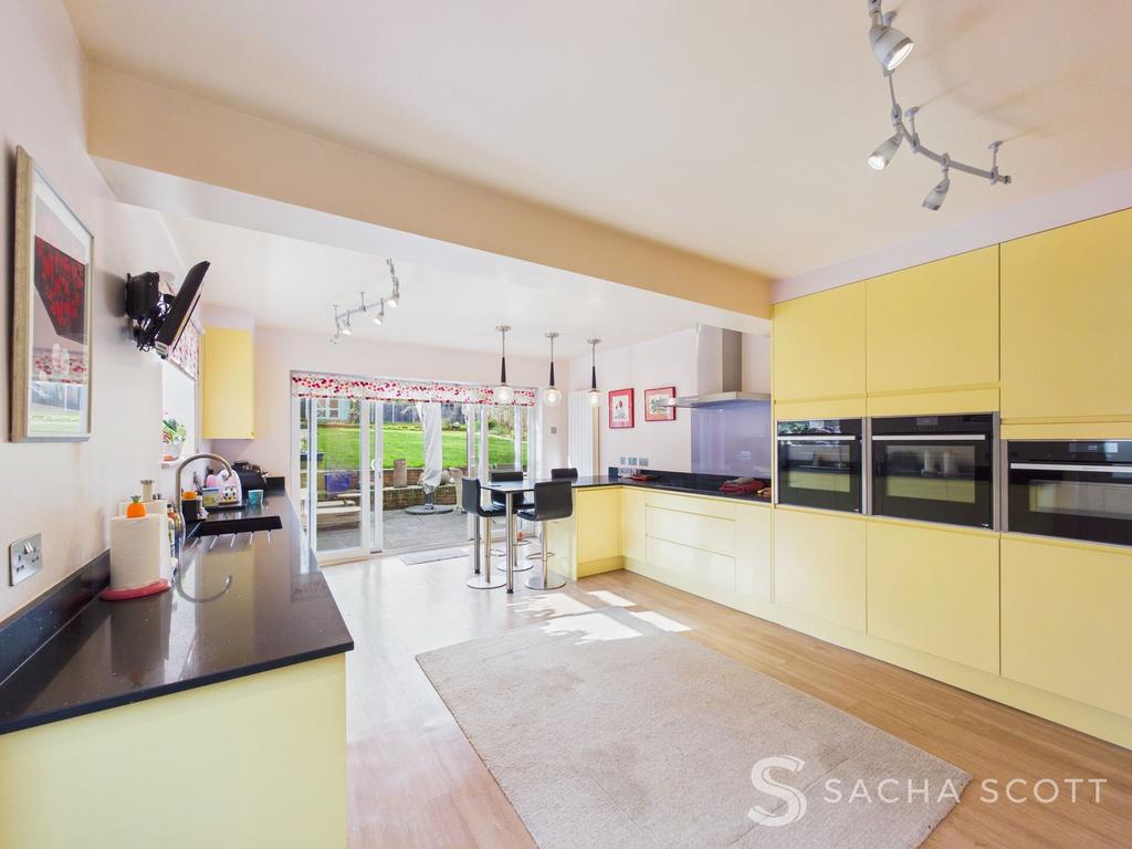 Kitchen / Breakfast Room