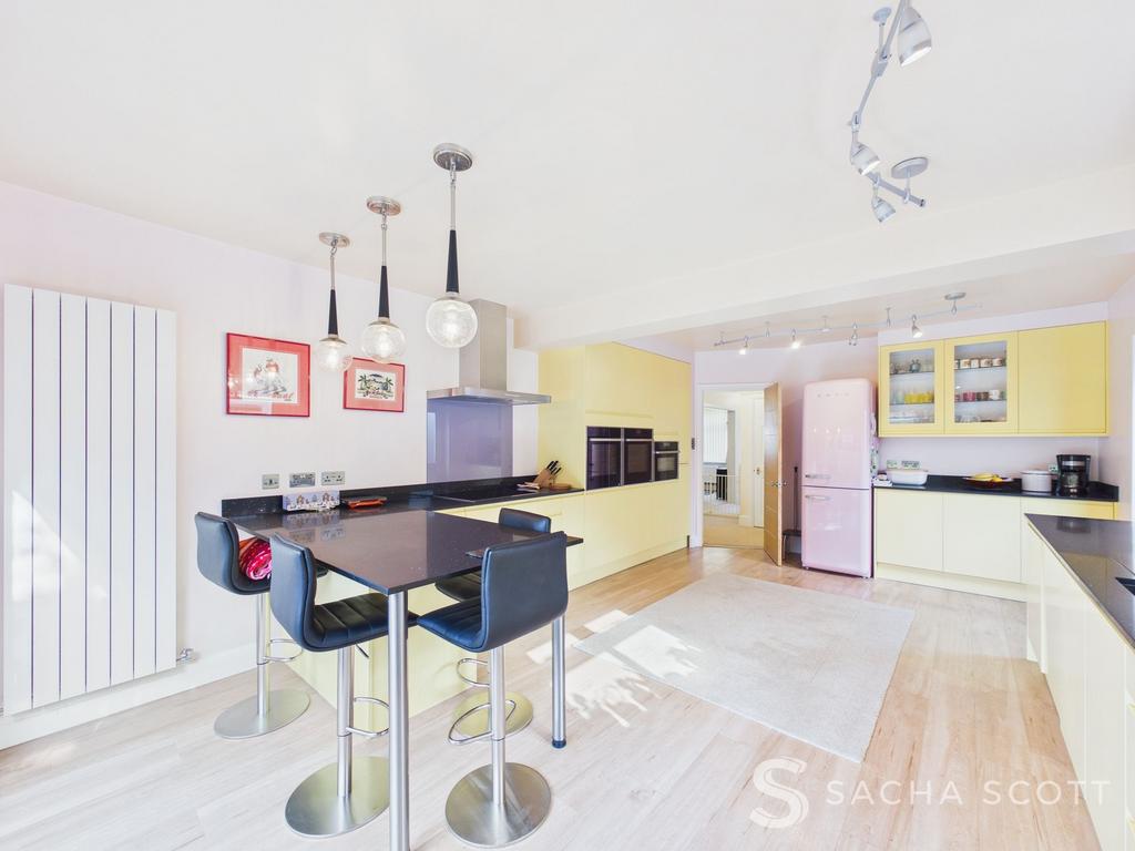 Kitchen / Breakfast Room