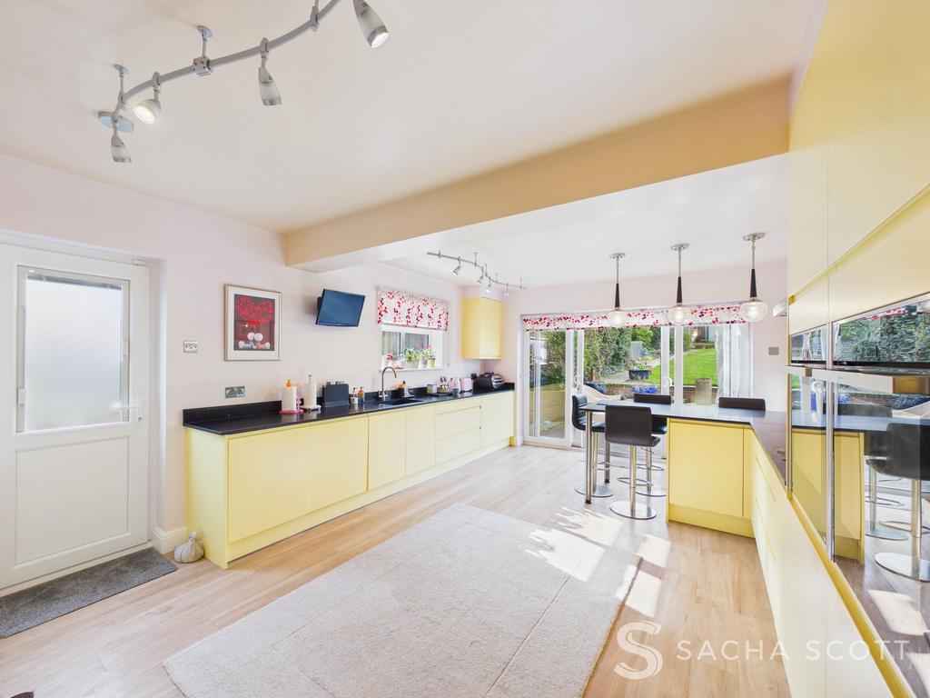 Kitchen / Breakfast Room