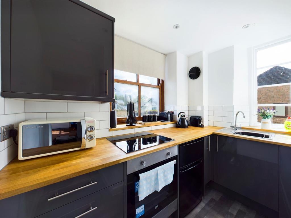 Stylish & Modern Studio Flat in Beautiful Village