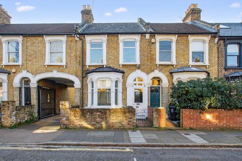 4 bedroom house to rent, Coopersale Road, Homerton