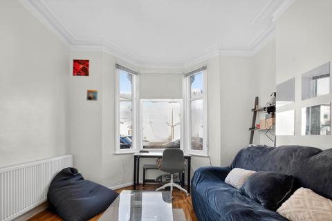 4 bedroom house to rent, Coopersale Road, Homerton