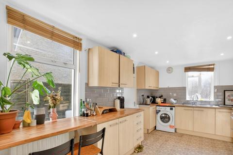 4 bedroom house to rent, Coopersale Road, Homerton