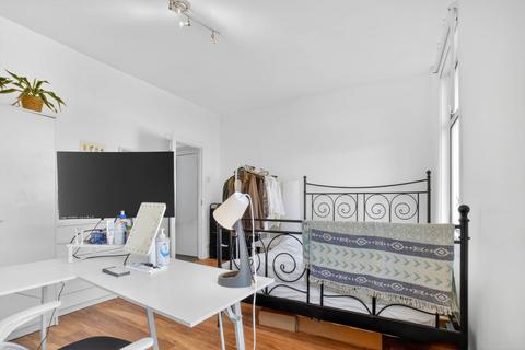 4 bedroom house to rent, Coopersale Road, Homerton