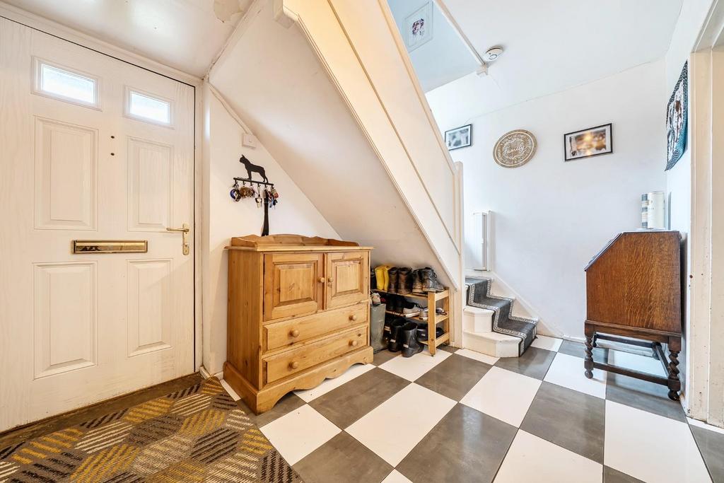 ENTRANCE HALL.jpg