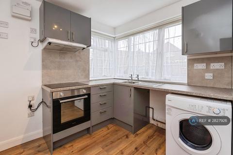 1 bedroom flat to rent, Beech Lawns, London, N12