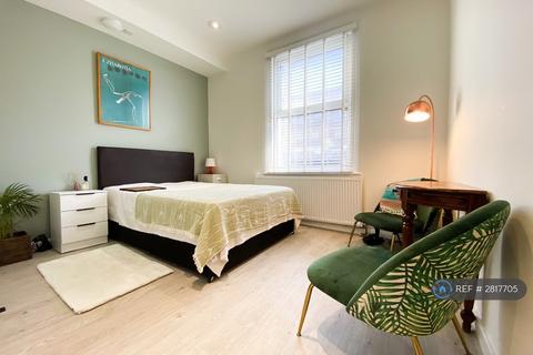 undefined, Cricklewood Lane, London, NW2