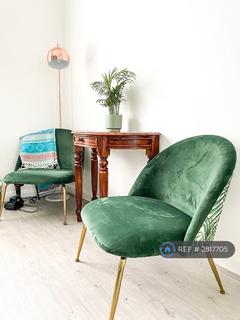 undefined, Cricklewood Lane, London, NW2