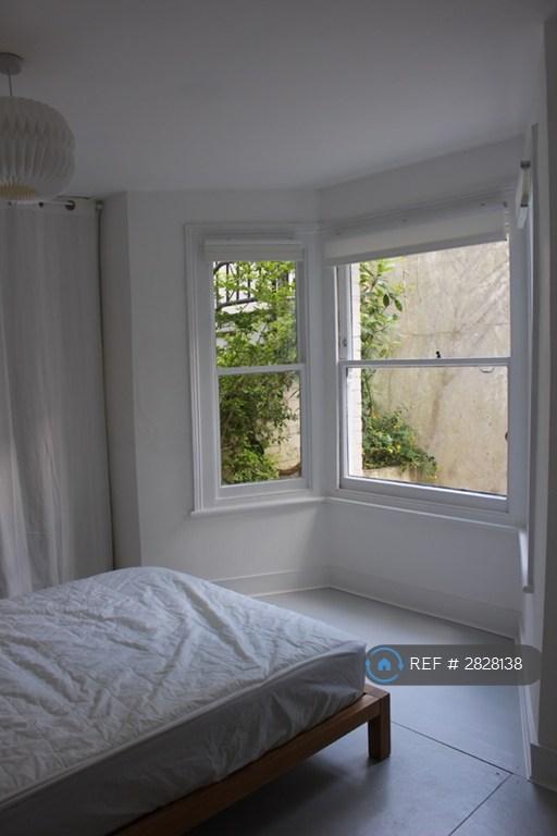 Double Bedroom With Bay Window