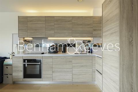 undefined, Duke of Wellington Avenue, London SE18
