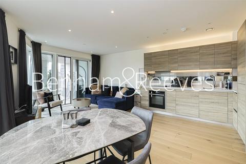 undefined, Duke of Wellington Avenue, London SE18