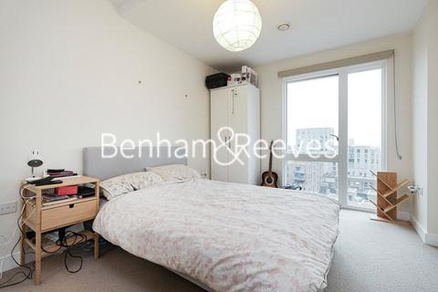 1 bedroom apartment to rent, Peartree Way, London SE10