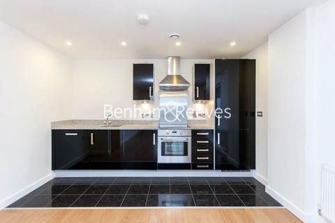 2 bedroom apartment to rent, Barge Walk, London SE10