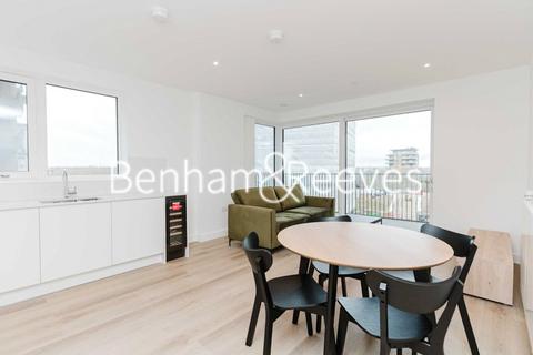 2 bedroom apartment to rent, Banks Road, London SE3