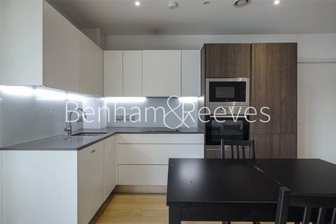 undefined, Duke of Wellington Avenue, London SE18