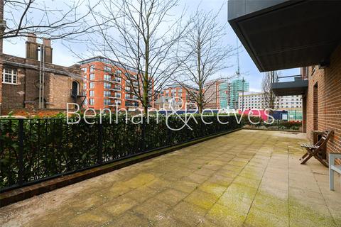 undefined, Duke of Wellington Avenue, London SE18