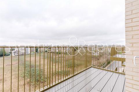 2 bedroom apartment to rent, Moorehead Way, London SE3
