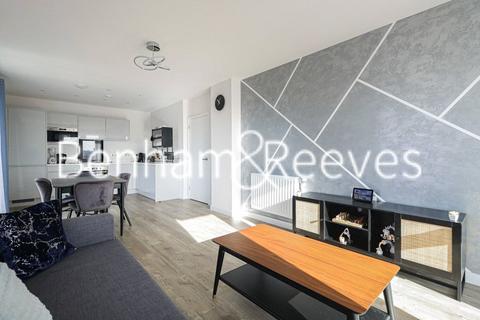 2 bedroom apartment to rent, Vousden Grove, London SE28