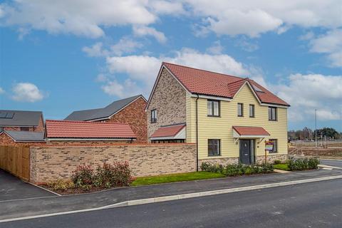4 bedroom detached house for sale, Daisy Lane, Kennett