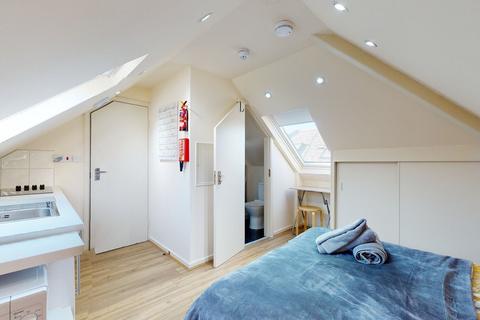 Studio to rent, Anson Road