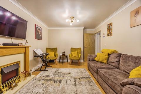 2 bedroom flat for sale, Godstone Road, Kenley, Surrey, CR8