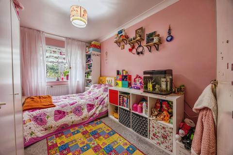 2 bedroom flat for sale, Godstone Road, Kenley, Surrey, CR8