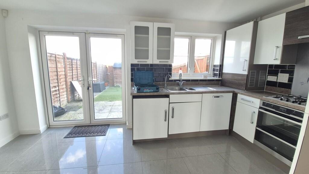 Kitchen 3.jpg