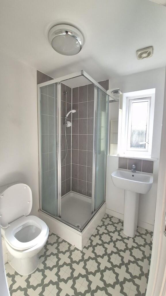 Ensuite Bathroom.jpg