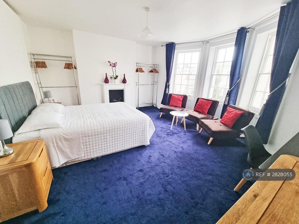 2nd Floor Large Double (Front) - King-Size