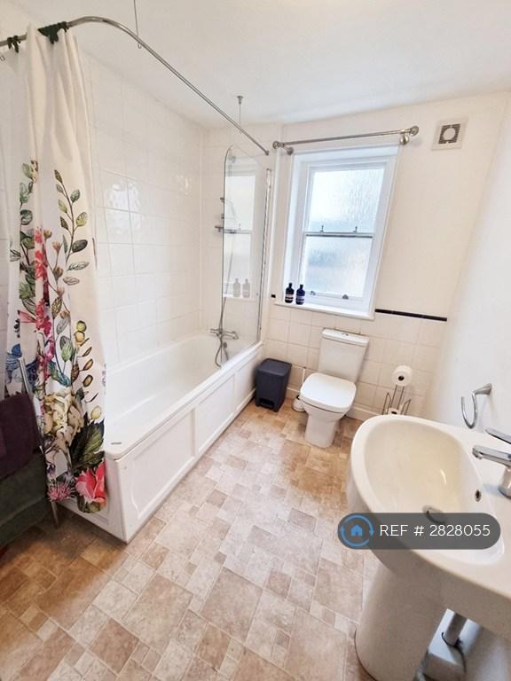3rd Floor Bathroom With Overhead Shower