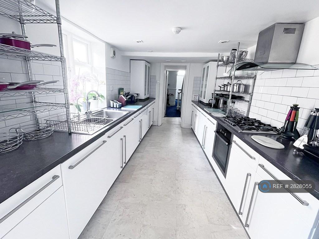 Fully Fitted And Equipped - Kitchenware Provided