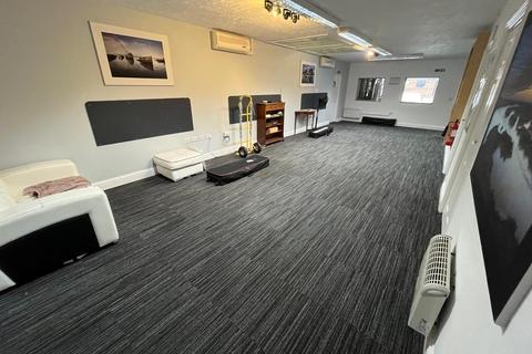 Warehouse for sale, Commerce Way Colchester CO2 8HR