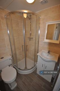 1 bedroom in a house share to rent, New Haw Road, Addlestone, KT15