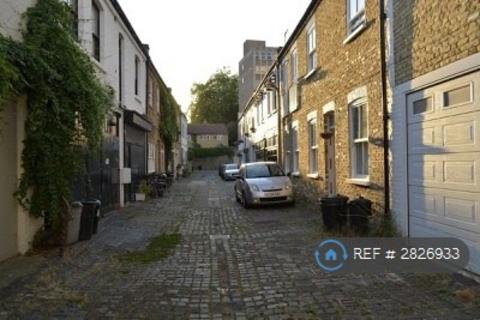 4 bedroom terraced house to rent, Ernshaw Place, London, SW15