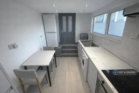 1 bedroom flat to rent, Cricklewood, London, NW2