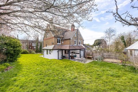 4 bedroom semi-detached house for sale, College Hill, Steyning BN44