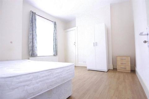 3 bedroom apartment to rent, Kensington Gardens, Ilford, IG1