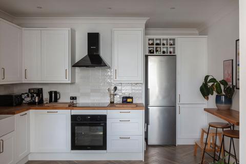 undefined, Pretoria Road, London E11