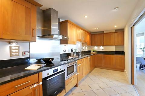 3 bedroom apartment to rent, Temple Avenue, London, EC4Y