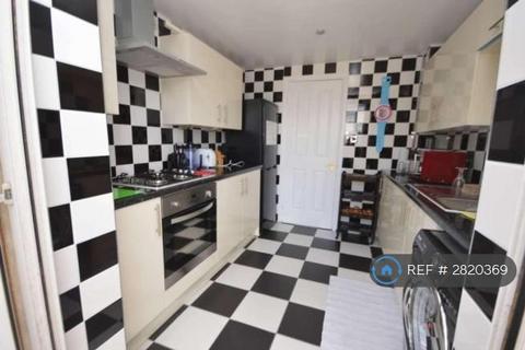 2 bedroom flat to rent, Thamesmead, London, SE28